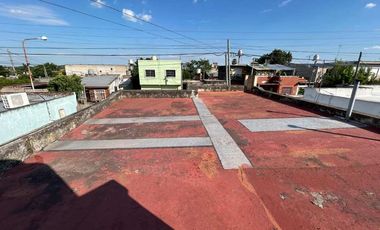 Casa en venta en Isidro Casanova