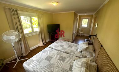 CASA EN VENTA (CARILO) - 4 DORMITORIOS - 4 BAÑOS