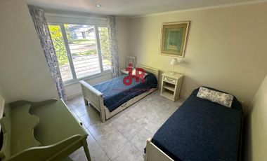 CASA EN VENTA (CARILO) - 4 DORMITORIOS - 4 BAÑOS