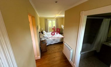 CASA EN VENTA (CARILO) - 4 DORMITORIOS - 4 BAÑOS