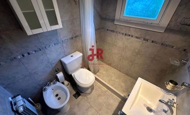 CASA EN VENTA (CARILO) - 4 DORMITORIOS - 4 BAÑOS