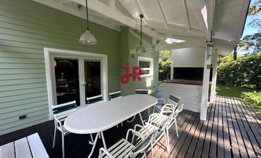 CASA EN VENTA (CARILO) - 4 DORMITORIOS - 4 BAÑOS