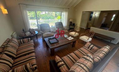 CASA EN VENTA (CARILO) - 4 DORMITORIOS - 4 BAÑOS