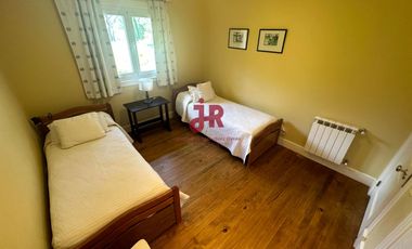 CASA EN VENTA (CARILO) - 4 DORMITORIOS - 4 BAÑOS