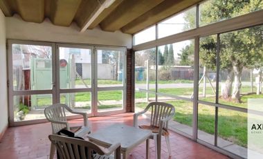 12 E/421 y 422-Casa+Taller+Depósito+S.U.M. sobre lote de 716 m2