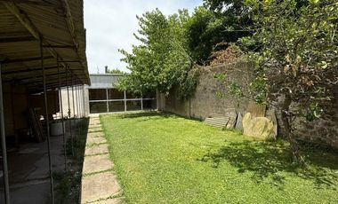 12 E/421 y 422-Casa+Taller+Depósito+S.U.M. sobre lote de 716 m2