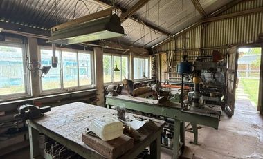 12 E/421 y 422-Casa+Taller+Depósito+S.U.M. sobre lote de 716 m2