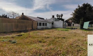 12 E/421 y 422-Casa+Taller+Depósito+S.U.M. sobre lote de 716 m2