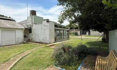 12 E/421 y 422-Casa+Taller+Depósito+S.U.M. sobre lote de 716 m2