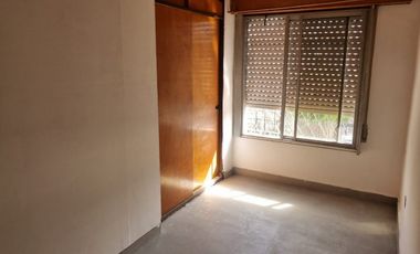 Casa PH en venta en Bernal Oeste