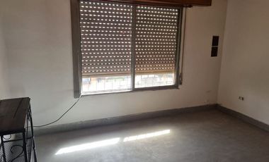 Casa PH en venta en Bernal Oeste