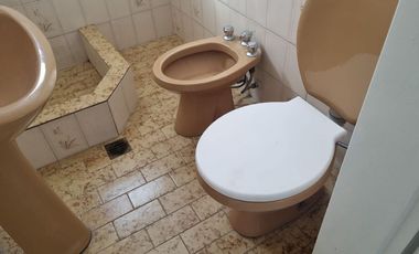 Casa PH en venta en Bernal Oeste