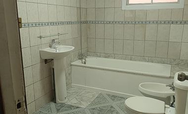 A 50 METROS DE CENTRO COMERCIAL NAUDUMAR