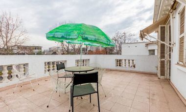 HERMOSA CASA UBICADA A PASOS DEL ESTADIO NACIONAL, ÑUÑOA