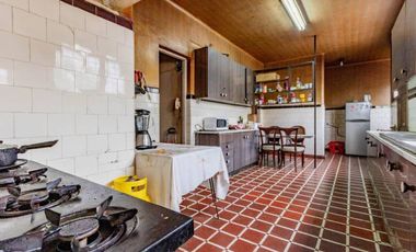 HERMOSA CASA UBICADA A PASOS DEL ESTADIO NACIONAL, ÑUÑOA