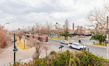 HERMOSA CASA UBICADA A PASOS DEL ESTADIO NACIONAL, ÑUÑOA