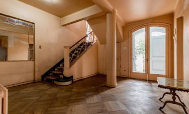 HERMOSA CASA UBICADA A PASOS DEL ESTADIO NACIONAL, ÑUÑOA