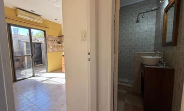 PH ALQUILER 3AMB PATIO COCHERA CASTELAR NORTE