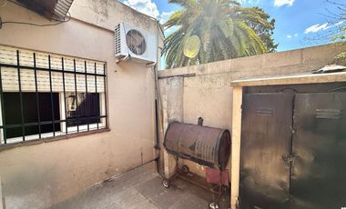 PH ALQUILER 3AMB PATIO COCHERA CASTELAR NORTE