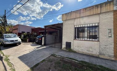 PH ALQUILER 3AMB PATIO COCHERA CASTELAR NORTE