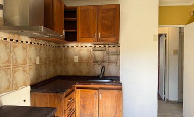 PH ALQUILER 3AMB PATIO COCHERA CASTELAR NORTE