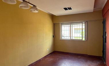 PH ALQUILER 3AMB PATIO COCHERA CASTELAR NORTE