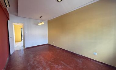 PH ALQUILER 3AMB PATIO COCHERA CASTELAR NORTE