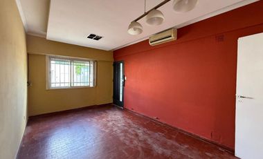 PH ALQUILER 3AMB PATIO COCHERA CASTELAR NORTE