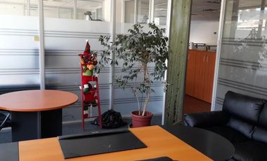 Av. Del Valle Sur/Santa Clara - Oficina - Arriendo
