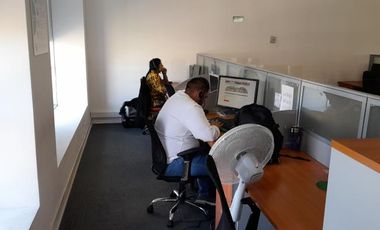 Av. Del Valle Sur/Santa Clara - Oficina - Arriendo