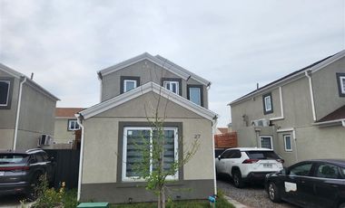 Casa en Arriendo en los remos 221