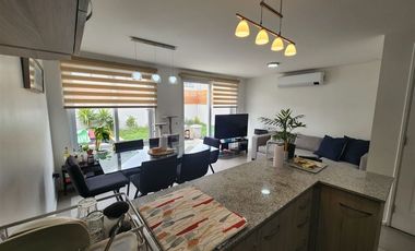 Casa en Arriendo en los remos 221