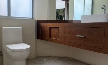 SE RENTA EXCELENTE CASA EN BOSQUES DE LAS LOMAS (N)