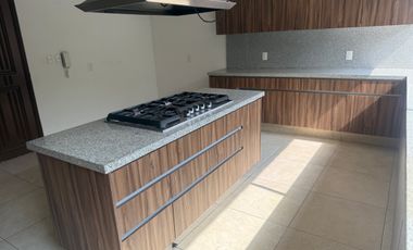 SE RENTA EXCELENTE CASA EN BOSQUES DE LAS LOMAS (N)