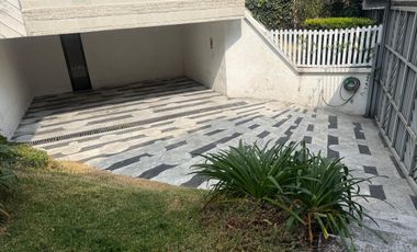 SE RENTA EXCELENTE CASA EN BOSQUES DE LAS LOMAS (N)