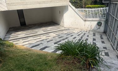 SE RENTA EXCELENTE CASA EN BOSQUES DE LAS LOMAS (N)