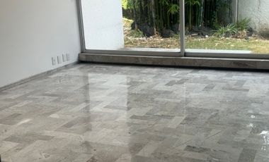 SE RENTA EXCELENTE CASA EN BOSQUES DE LAS LOMAS (N)