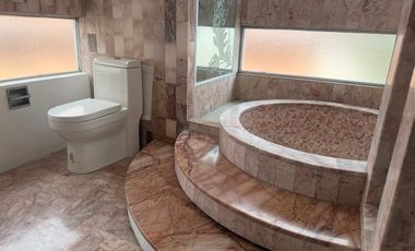 SE RENTA EXCELENTE CASA EN BOSQUES DE LAS LOMAS (N)