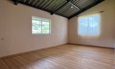 Oportunidad Propiedad en Venta 2400 m² Deleg - Cuenca