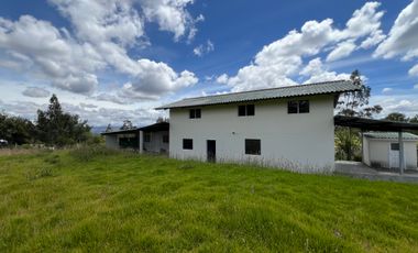 Oportunidad Propiedad en Venta 2400 m² Deleg - Cuenca