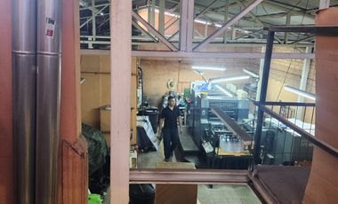 LOCAL COMERCIAL CON BODEGA EN SIERRA BELLA, SANTIAGO