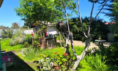 CASA EN VENTA EN EL QUISCO SUR CON JARDÍN