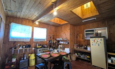 CASA EN VENTA EN EL QUISCO SUR CON JARDÍN