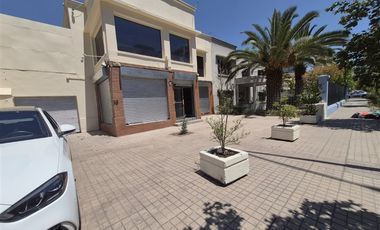 Local Comercial en Arriendo en Avenida Los Leones / Nueva Providencia