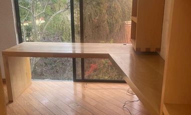 LINDA CASA EN CALLE CON VIGILANCIA