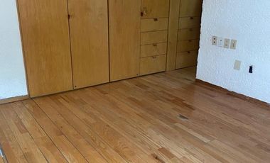 LINDA CASA EN CALLE CON VIGILANCIA