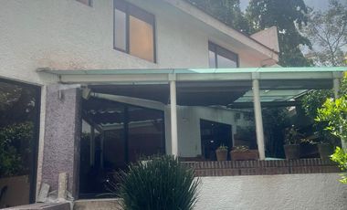 LINDA CASA EN CALLE CON VIGILANCIA