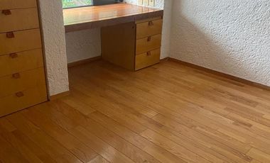 LINDA CASA EN CALLE CON VIGILANCIA