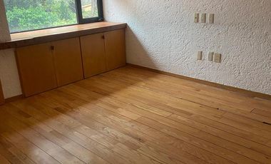 LINDA CASA EN CALLE CON VIGILANCIA