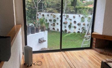 LINDA CASA EN CALLE CON VIGILANCIA